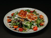 Ensalada de queso de cabra